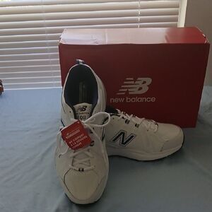 New Balance Men's White and Black Sneakers NWT In Box